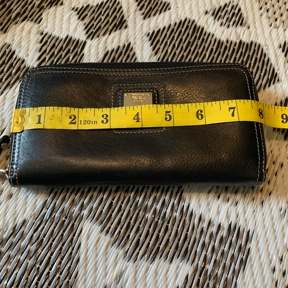 Tignanello Black Leather Accessory - Picture 8 of 10